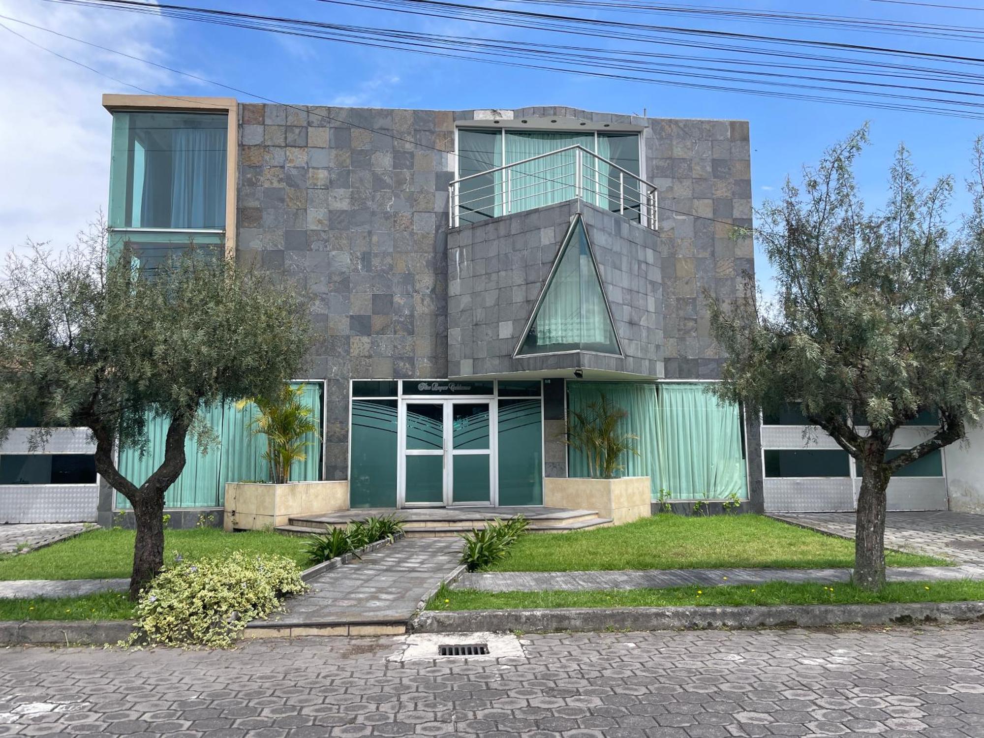 El Palacio De Cristal Sangolquí Exterior foto